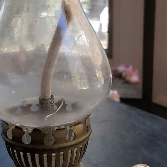 Mid Century Cabbage Rose Mini Oil Lamp - Picture 6 of 6